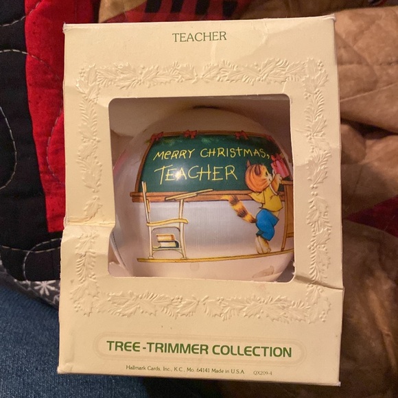 Hallmark Keepsake Ornament Teacher 1980 - Picture 4 of 5